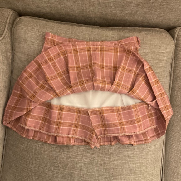 Pleated skirt with built-in shorts - Picture 3 of 5